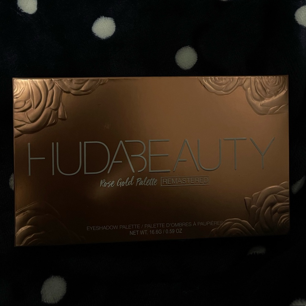 huda beauty eye shadow palette